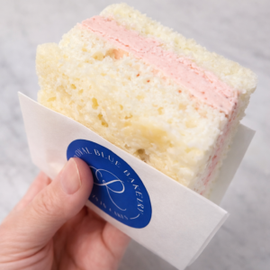 Strawberry Cake To Go